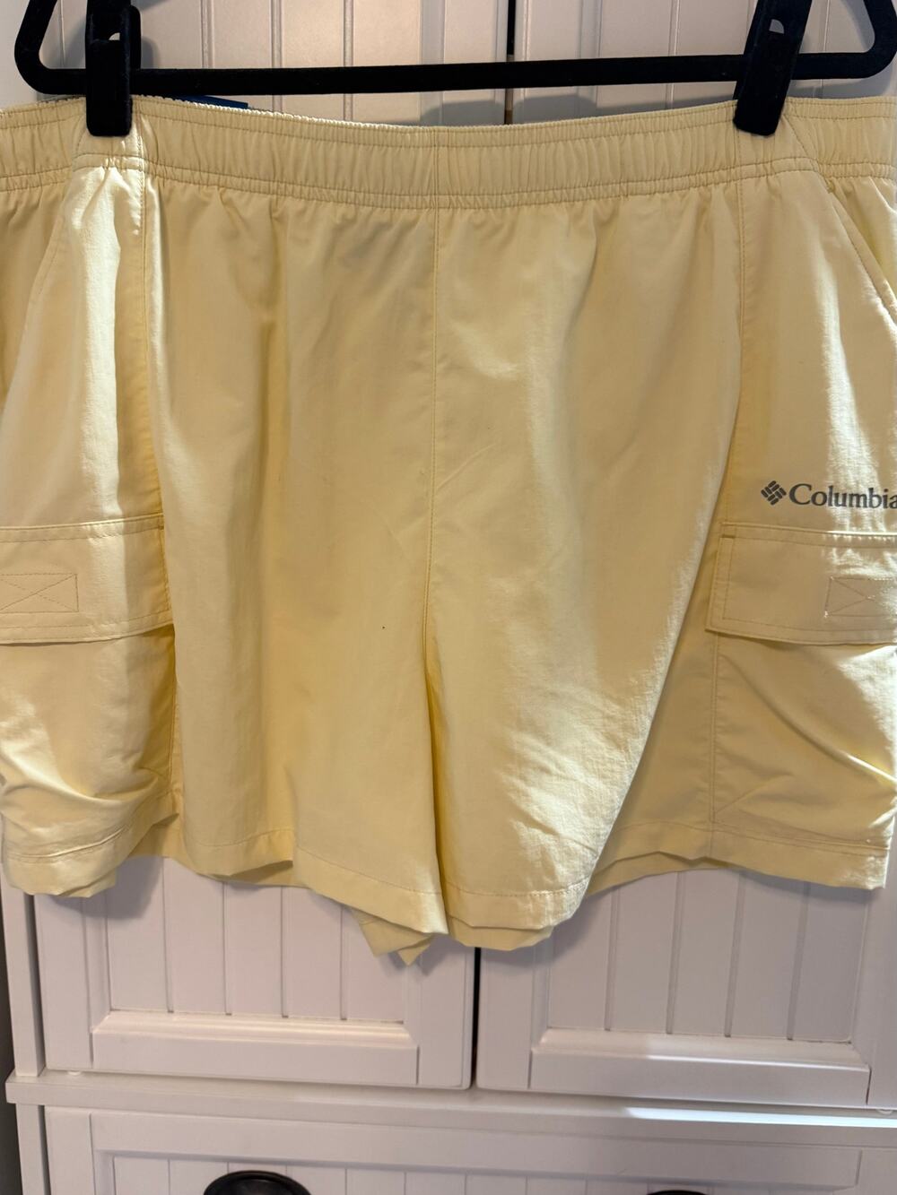 Columbia Sandier cargo shorts yellow XL NWT